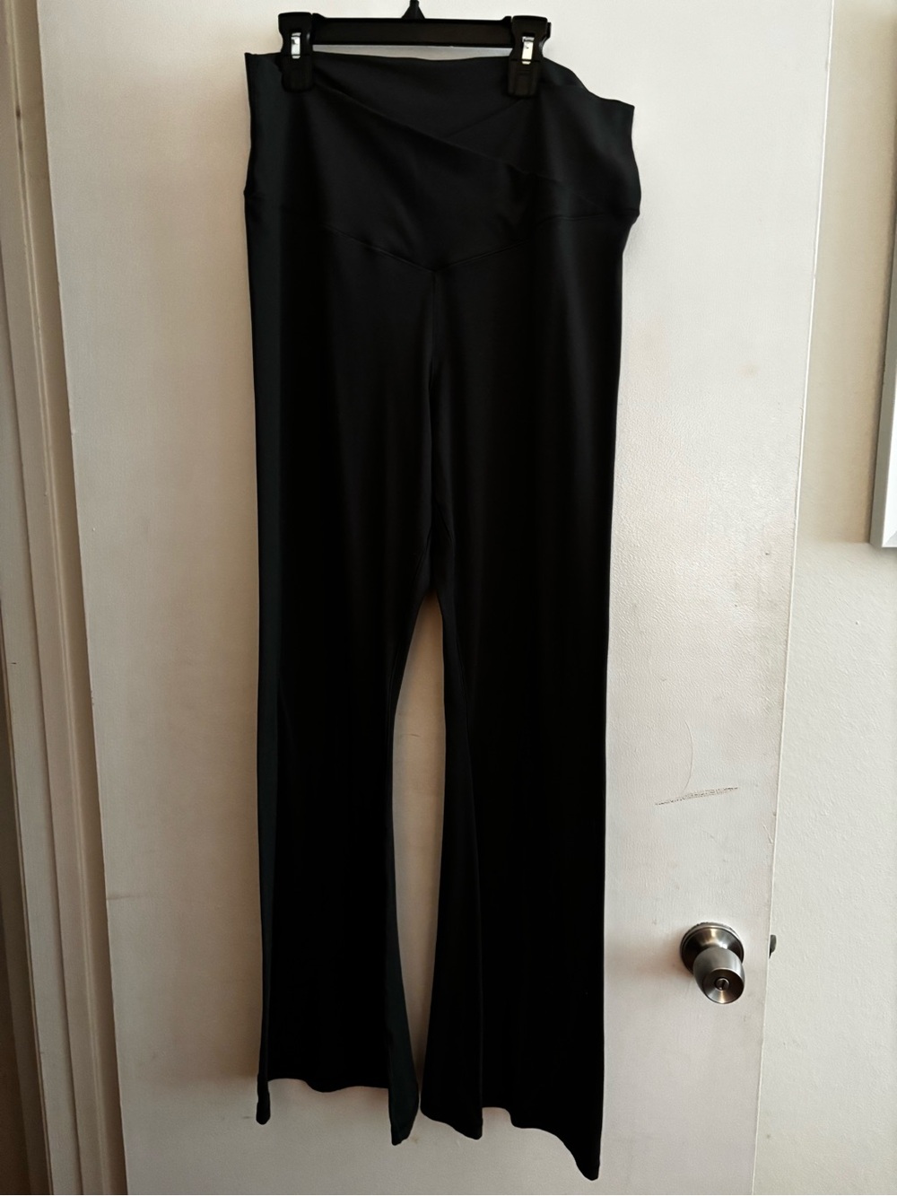 Offline by Aerie Charcoal Grey Bell- Bottom Yoga pants. Good Condition SZ XXL